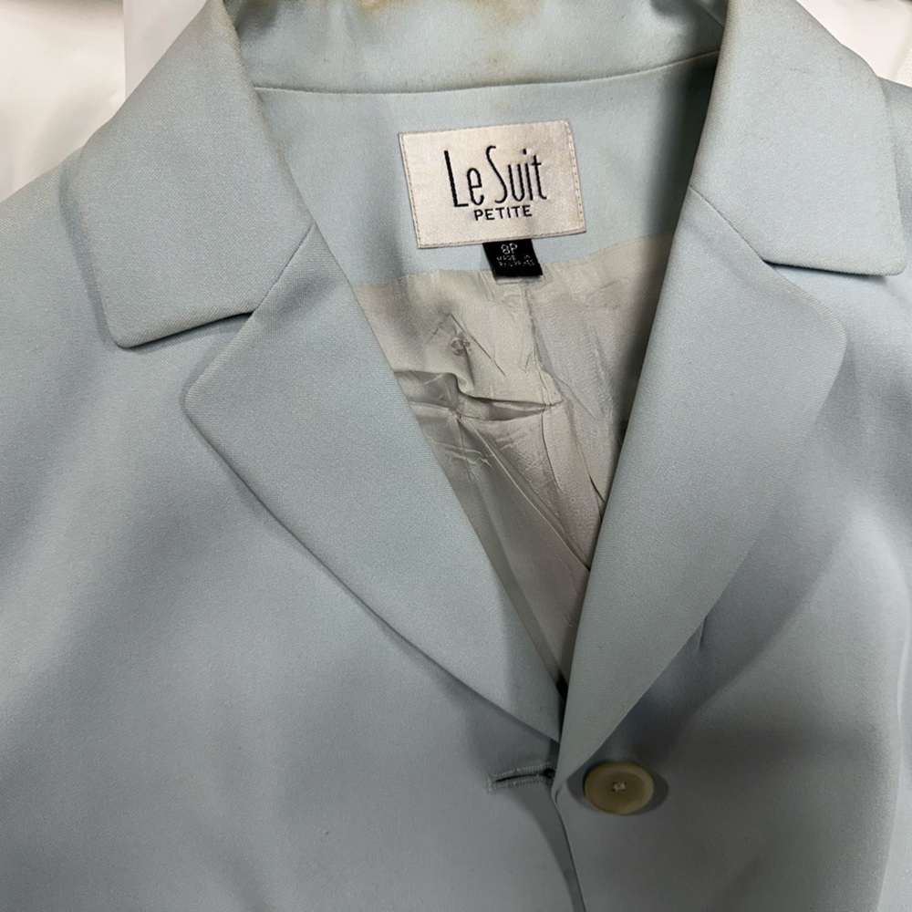 Suit - Picture 6 of 15